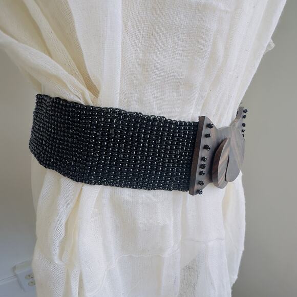 Women’s Vintage Indonesian Belt Black Seed Beads Starburst Pattern Wooden Buckle - Picture 8 of 8